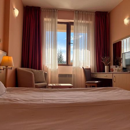 פמפורובו Hotel Orpheus - Casino And Spa מראה חיצוני תמונה