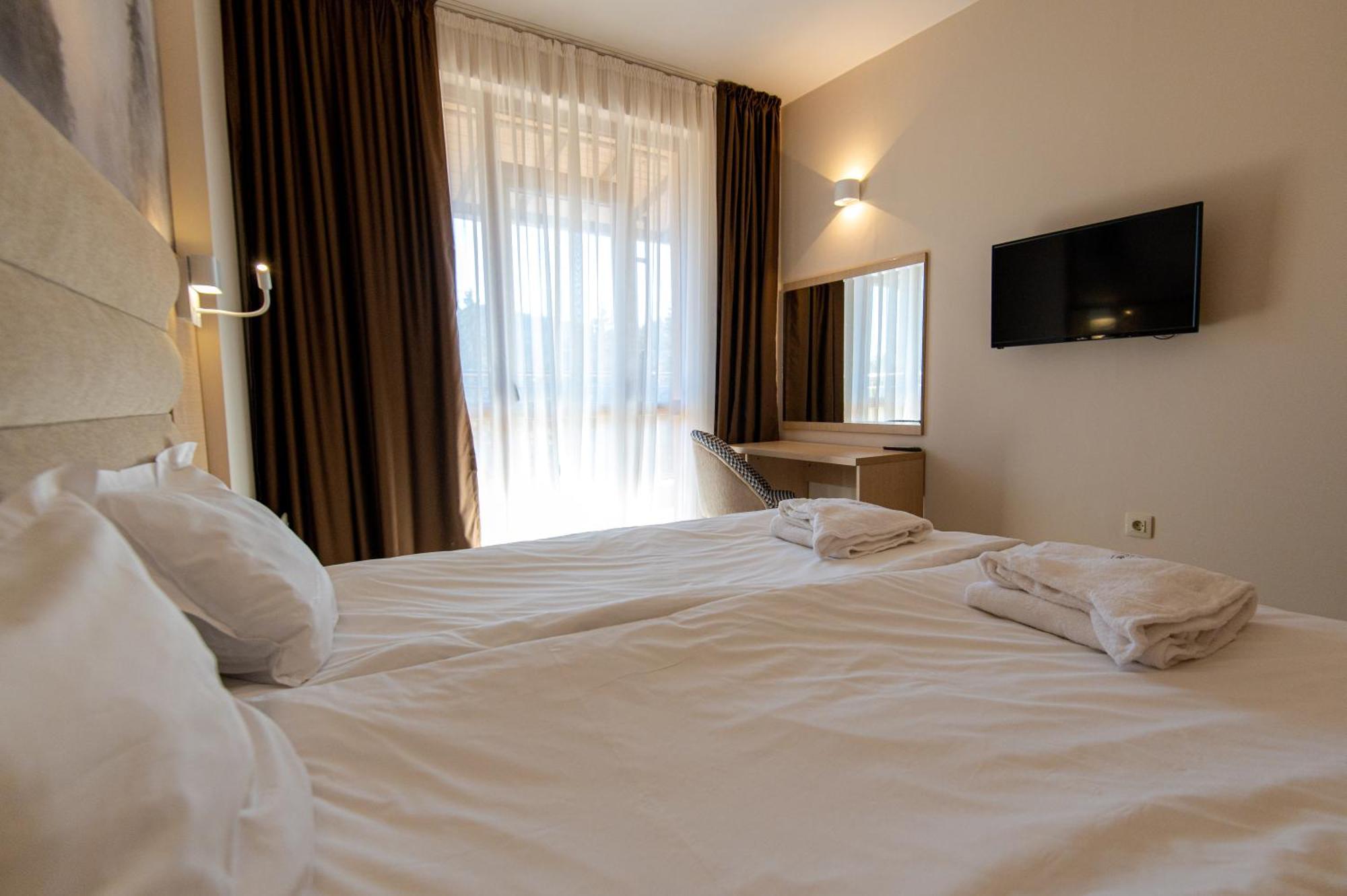 פמפורובו Hotel Orpheus - Casino And Spa מראה חיצוני תמונה