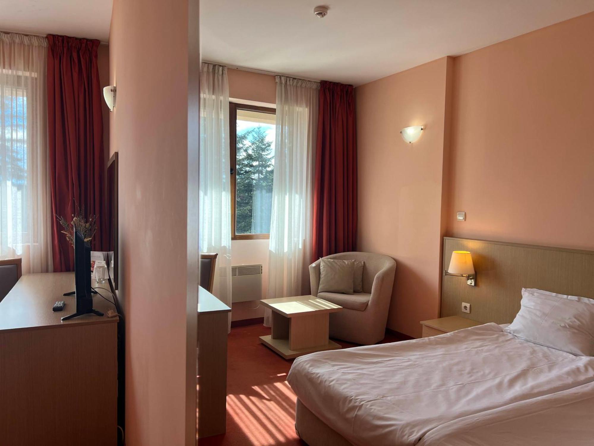 פמפורובו Hotel Orpheus - Casino And Spa מראה חיצוני תמונה