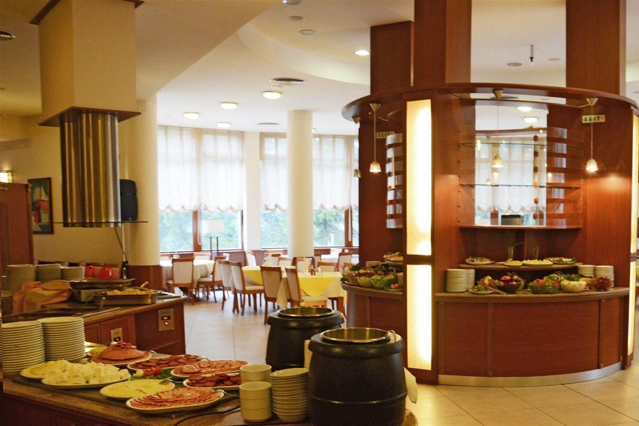 פמפורובו Hotel Orpheus - Casino And Spa מראה חיצוני תמונה
